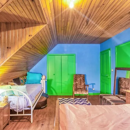 Amazing In With House A Mountain View